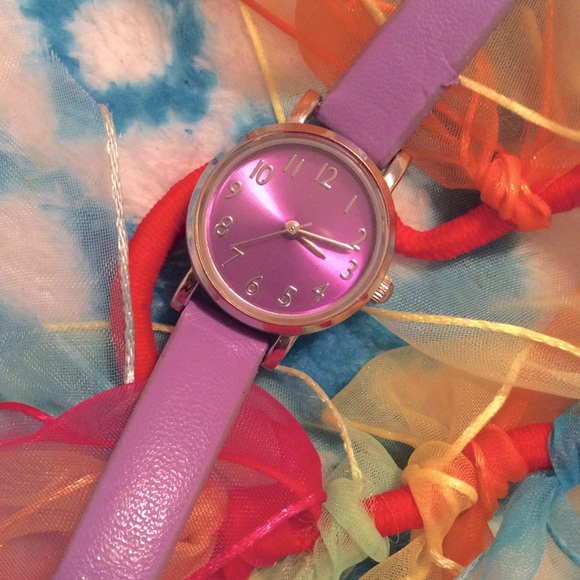 Lavender watch vintage needs a battery